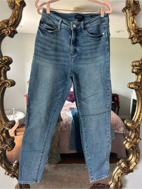 Judy Blue Medium Blue Relaxed Fit Jeans 9/29